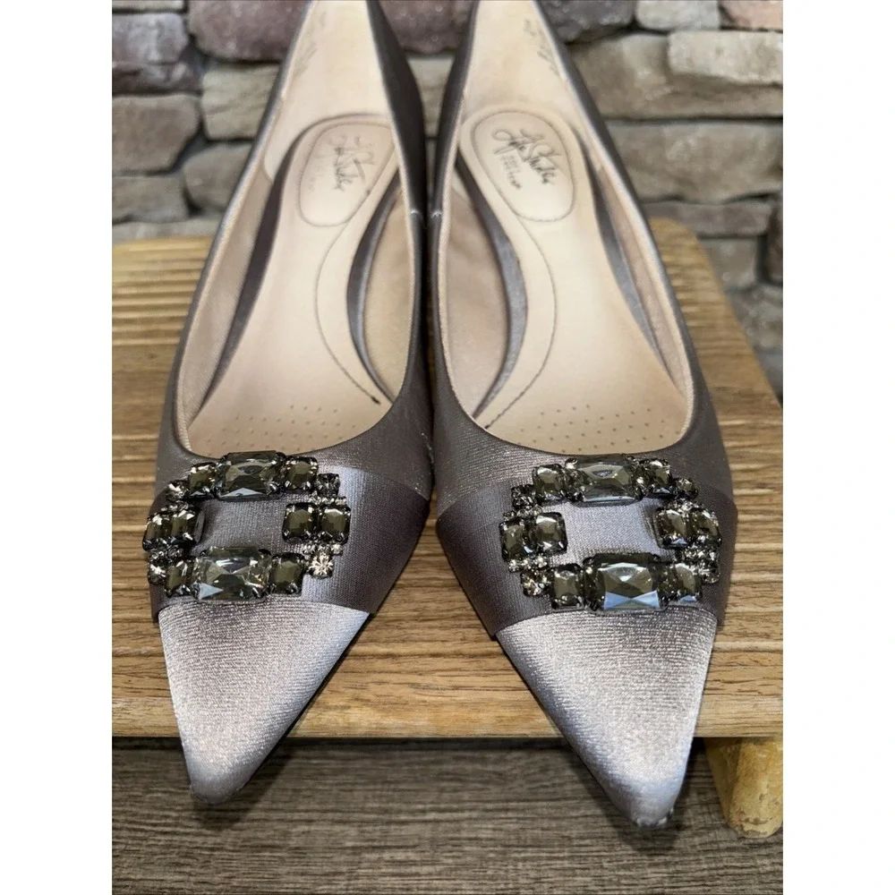 Life Stride SoftSystem Flex Womens Pumps Heels Shoes 11M Grey Satin Jewel Formal - Picture 15 of 16